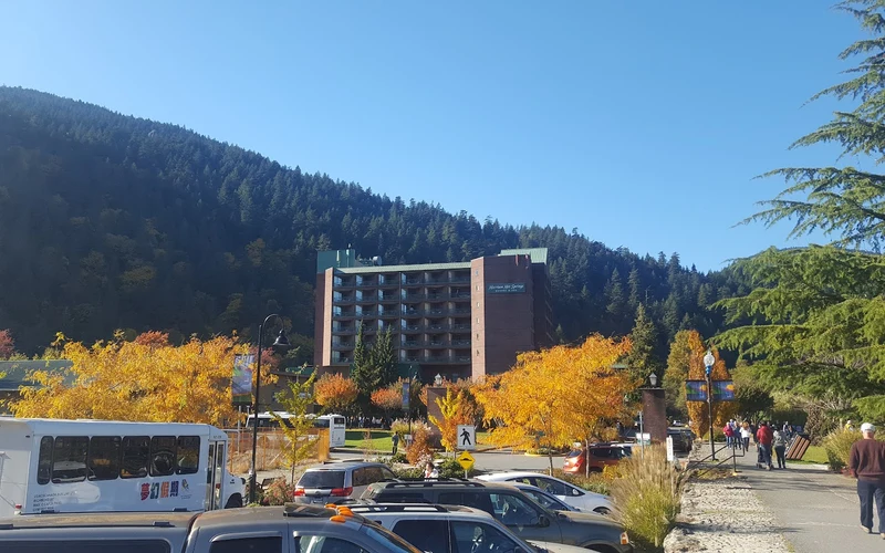 Harrison Spa Motel on the lakefront at Harrison Hot Springs, British Columbia, two minutes from the public mineral pool