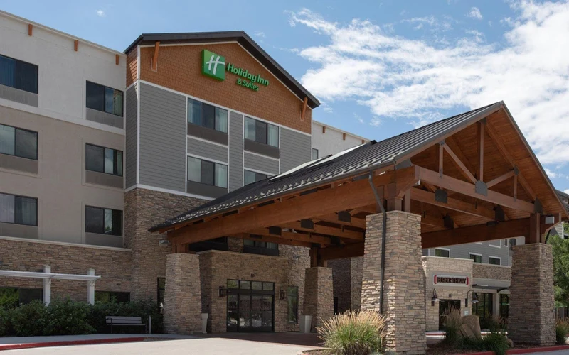 Holiday Inn & Suites Durango Downtown on US-160, a chain base for the Durango hot springs in Colorado