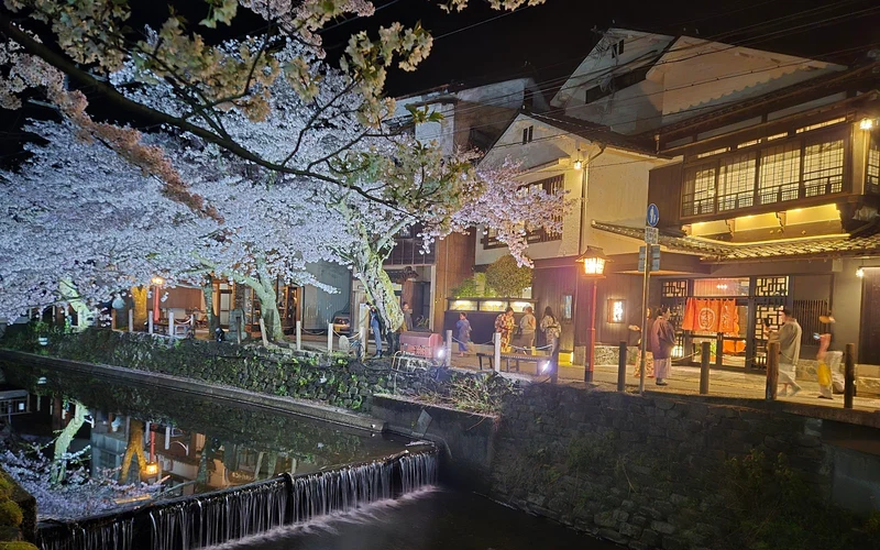Morizuya Inn and its cave-like rock open-air bath, a ryokan on the shopping street in Kinosaki Onsen, Japan