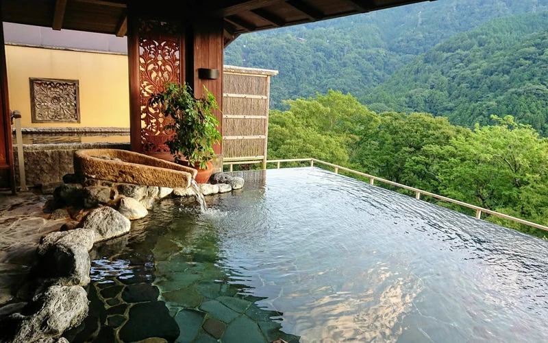 Ryokan Hakone Ginyu terrace rotenburo above the Hayakawa gorge, Hakone onsen ryokan hotels, Japan